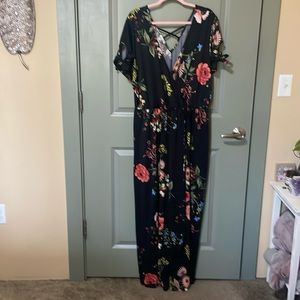 Beautiful very flattering long dress from Maurices. Size 2